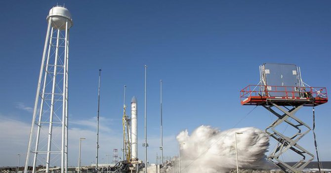 NASA lanzó cohete de prueba desde Virginia