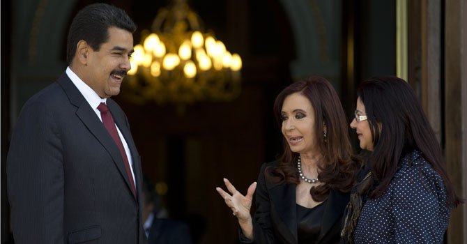 Maduro firma nuevos acuerdos con Argentina