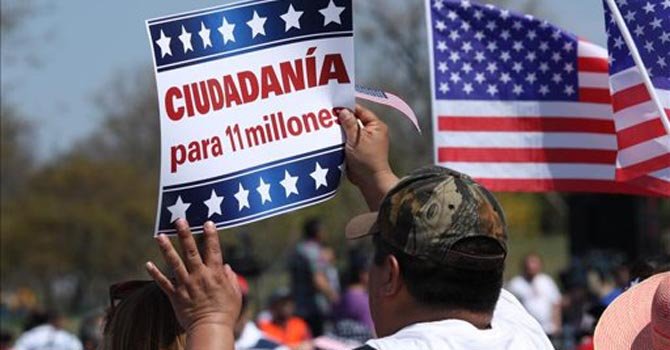 Encuesta: alto a deportaciones es clave, no ciudadanía