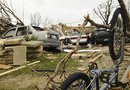 Varios tornados han causado destrozos ha su paso por el centro de Estados Unidos.