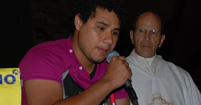 Sacerdote recorre 2.700 millas por la dignidad de migrantes