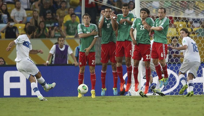 Confederaciones: Italia maniató al Tri en el debut