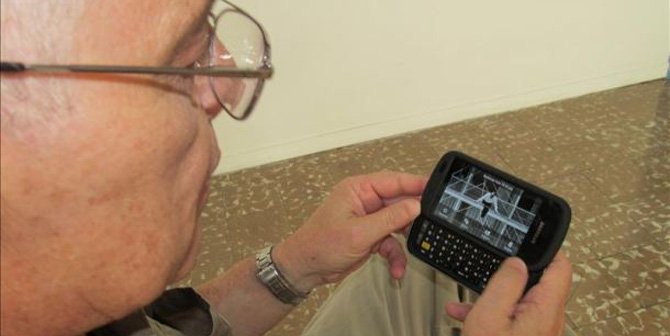 Celulares ayudan a reducir brecha digital entre hispanos en California