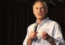 El actual procurador Greg Abbot, realizó este lunes una gira por Houston como parte de su campaña para gobernador de Texas.