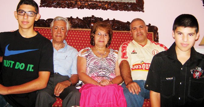 Tres generaciones celebran las fiestas