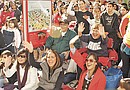 Tan solo el año pasado más de 400,000 personas se dieron cita para presenciar en vivo este colorido y tradicional espectáculo y otros 2 millones lo vieron desde sus casas.