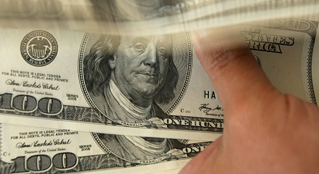 DINERO. Foto de referencia de varios billetes de dólares