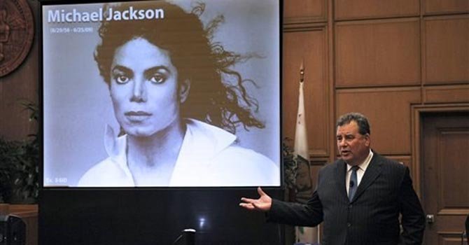 "Mercenarios" sacrificaron la vida de Michael Jackson