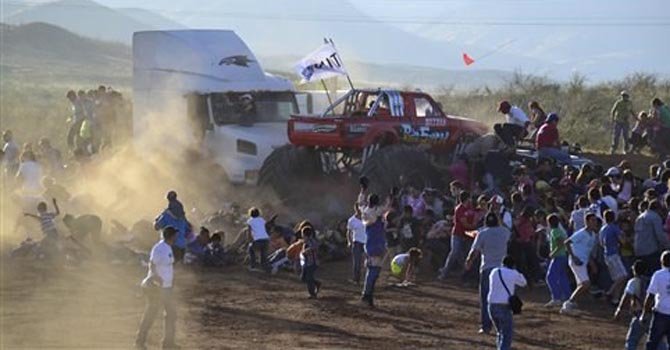 México: acusan a conductor de monster truck