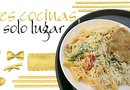 Penne Rosa: Servido en una salsa de tomate cremosa con espinacas, vino y queso parmesano o feta. Se sugiere acompañarlo con la pechuga de pollo y queso parmesano empanizada.
