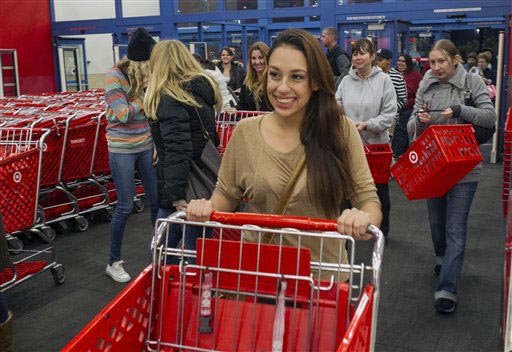 CONSEJO 8. Revisa el estado de cuenta de tu tarjeta antes de comprar. Es común que en esta fecha las personas se extralimiten con sus gastos. Por eso es esencial tener bien claro el dinero con el que se cuenta.