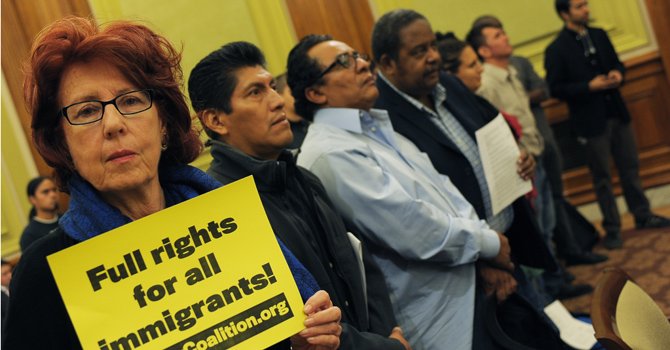 Concejo de DC aprueba licencias “marcadas” a indocumentados