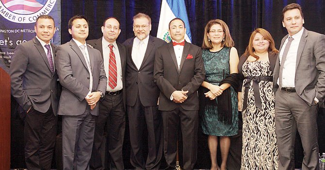 Cámara salvadoreña reconoce a empresarios