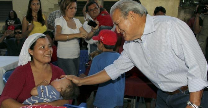 El Salvador: cerrada pugna entre FMLN y ARENA