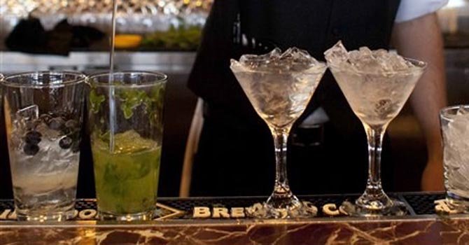 El alcohol deteriora la mente de los hombres