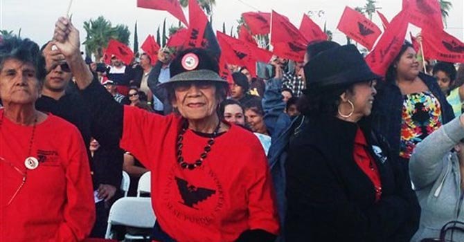 Mil campesinos se reúnen para ver "César Chávez"