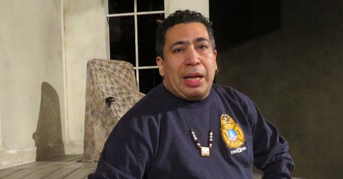 Quique Avilés cuestiona todo "sin pelos en la lengua"