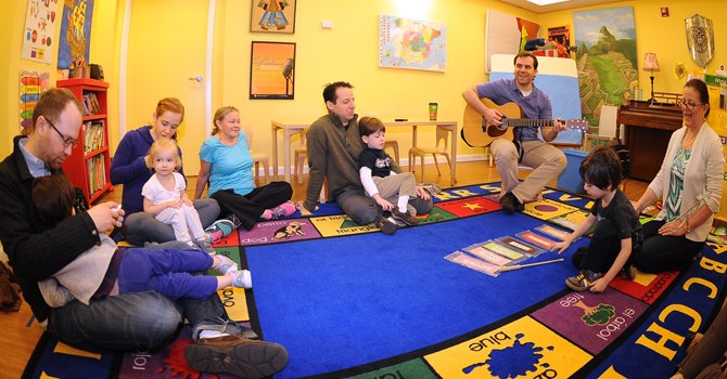 Enseñan el español a través de la cultura