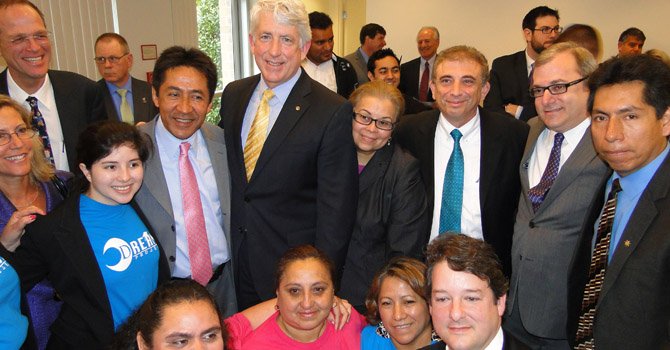 ¿Por qué el fiscal general de Virginia apoyó a los dreamers?