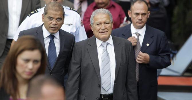 El Salvador: Sánchez Cerén tendrá economía dolarizada