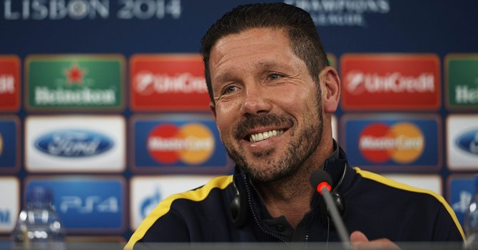 Simeone "exige" a Cavani para renovar con el Atlético