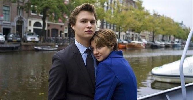 Romance juvenil le gana a Tom Cruise