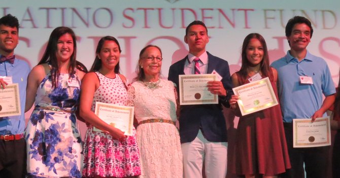 Reconocen el talento de estudiantes latinos