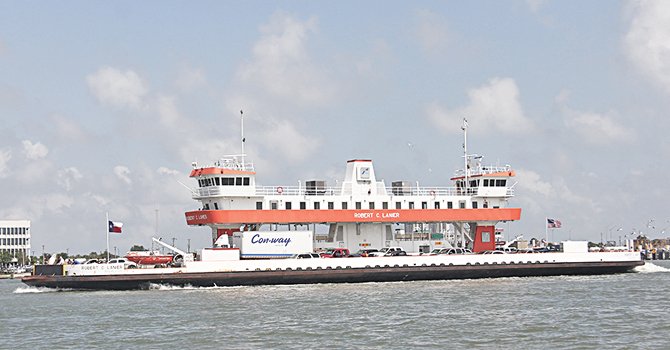 El famoso ferry navega diariamente desde 1929 entre Galveston y el Puerto de Bolivar, inicialmente operado por una compañía privada, hoy en día es administrado por el estado de Texas.