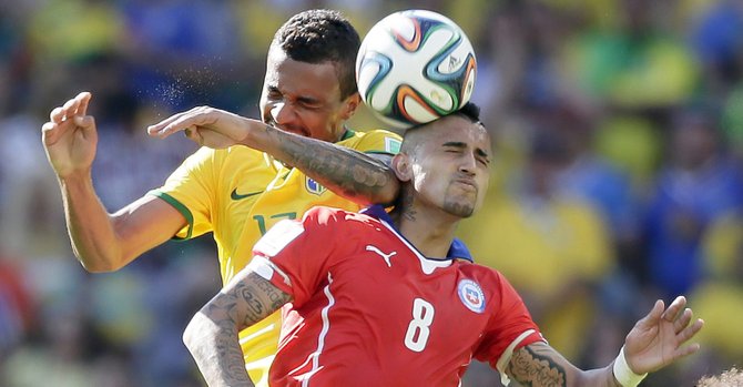 Brasil entra en cuartos gracias a los penales