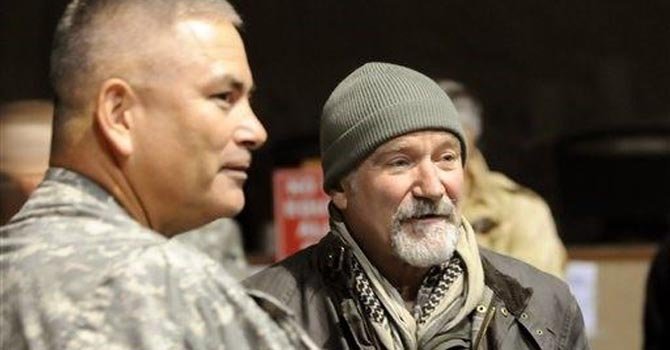 Militares honran a Robin Williams