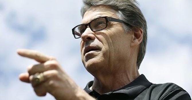 Perry: "guardia en la frontera protege a EE.UU."