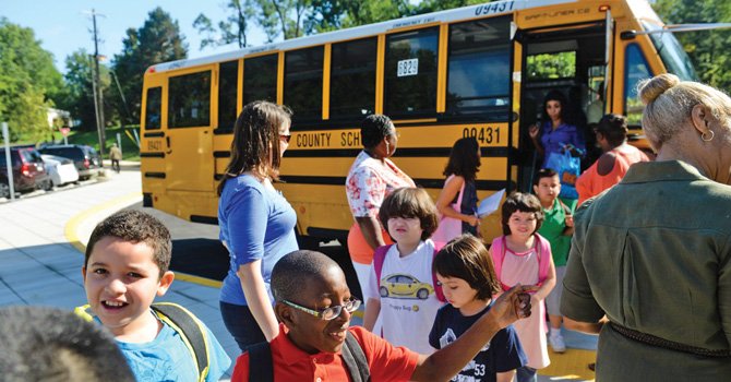 Miles regresan a clases