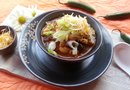 Este chili vegetariano es muy rico y entre más lo dejas que se cocine, mejor sabe.