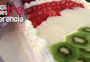 Para la celebración del mes de la herencia hispana, puede adornar el pastel con fresas, kiwi y coco rayado y representar la bandera de México en su receta.