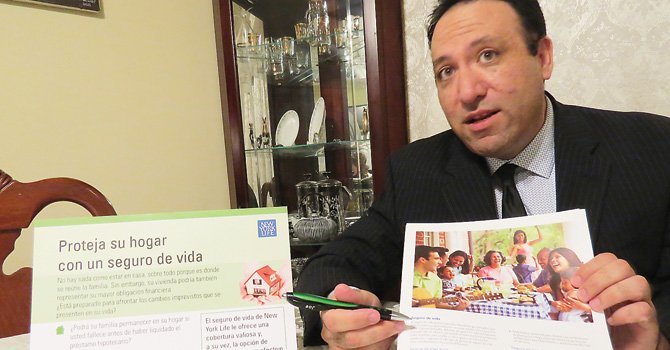 Educan a latinos sobre seguros de vida