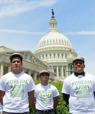 Pentágono quiere reclutar a “dreamers”