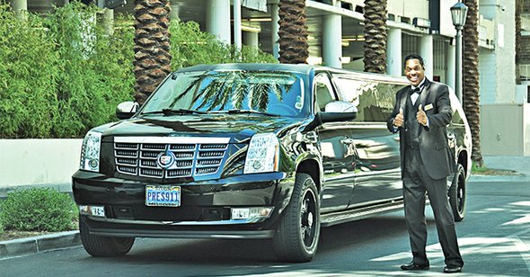 El transporte en Las Vegas siempre llevará algún tiempo sin importar cual medio se escoja. Una combinación entre caminar y limosina es tal vez la mejor decisión y Presidential Limousine presta un servicio excelente. (presidentiallimolv.com)