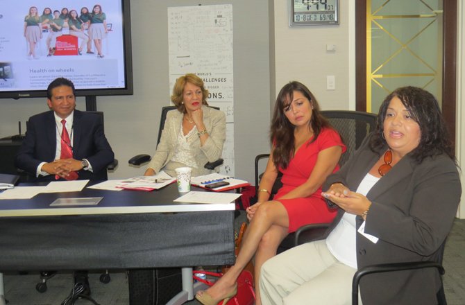 Profesionales comparten experiencias educativas
