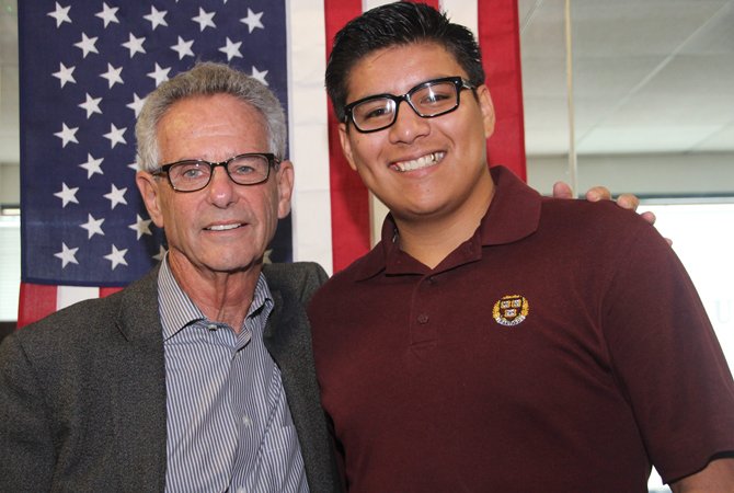Soñador forzado a salir sin permiso de EEUU