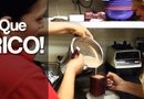 El champurrado es una bebida típica de México a base de maíz que tiene sus orígenes en la época prehispánica.