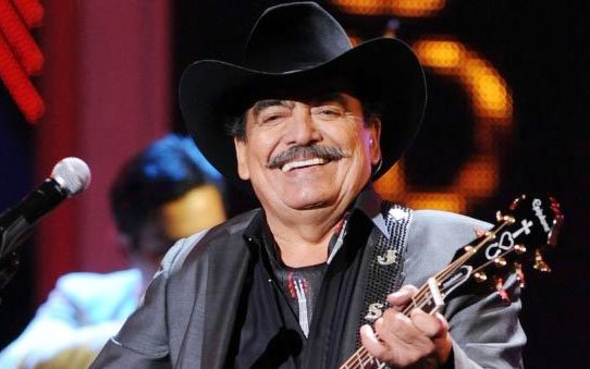 En problemas Joan Sebastian