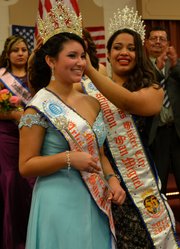 La joven Kimberly Cañas, natural de Fairfax, VA, representante del Cantón Analco, del municipio de Ereguayquín, en Usulután, es la nueva Reina del Carnaval de San Miguel 2014 representando a Arlington, Virginia.
