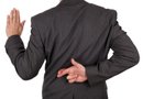 Desafortunadamente los estafadores se aprovechan de la buena voluntad de las personas para robarles su dinero.