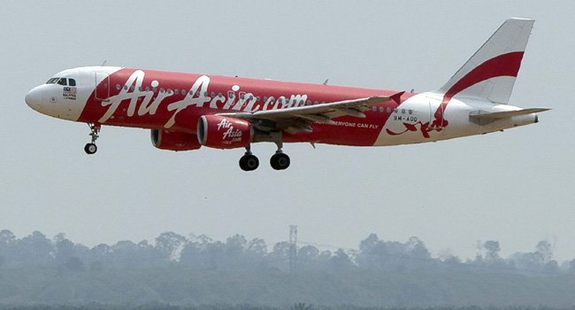 Se perdió contacto con un avión de Air Asia