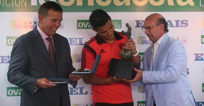 Coronan a Teófilo Gutiérrez "Rey de América"