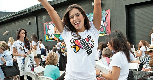Otra actividad en la que participaron las reinas fue una sesión con el famoso pintor Romero Brito, muy reconocido por sus murales y su pintura contemporánea.