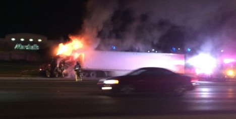 Camión de 18 ruedas se incendia al norte de Austin