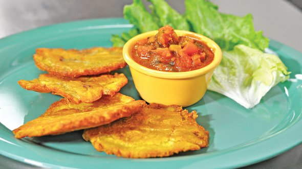 Tostones con Hogao