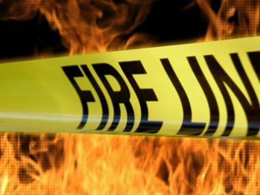 Incendio en dúplex desplaza a 11 personas