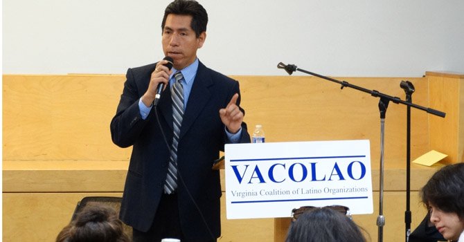 Virginia: lanzan campaña por licencias de conducir para indocumentados